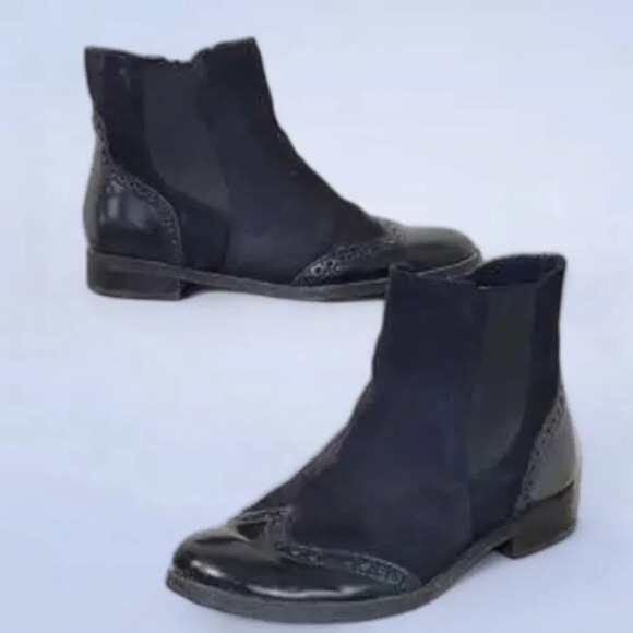 Ateliers Black Patent Leather & Suede Ankle Booties with Brogue Detailing - 37 - Picture 2 of 10